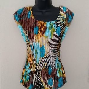Psychedelic Pleated Expandable Cap Sleeve Top